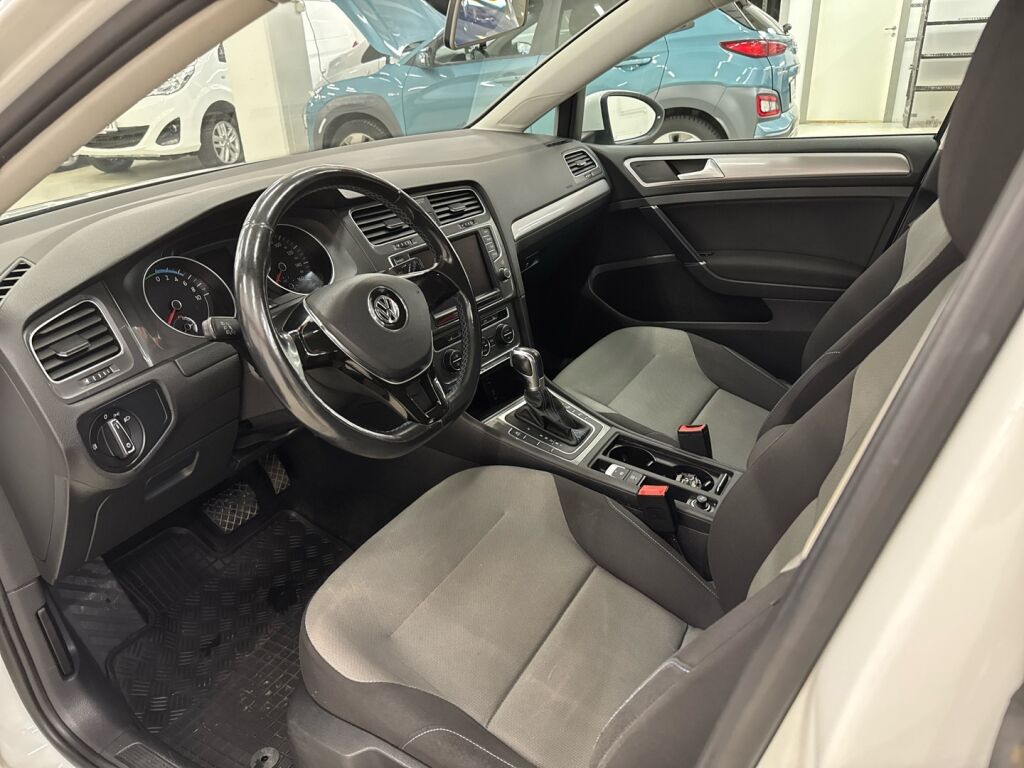 Volkswagen Golf 2015 Valkoinen