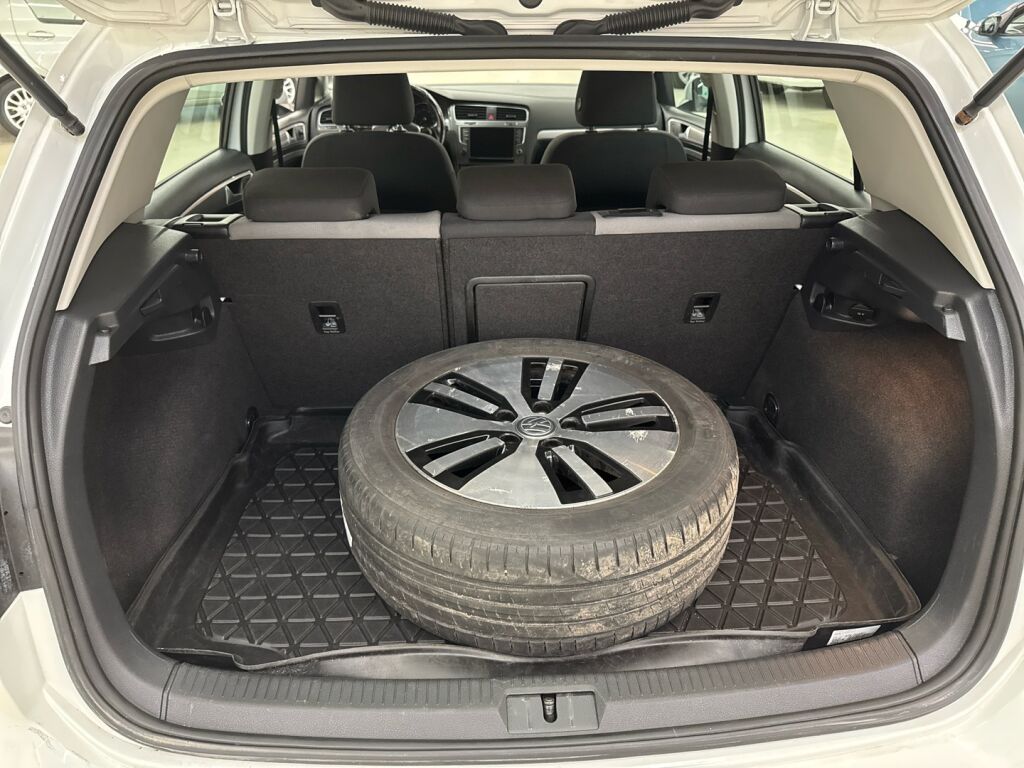 Volkswagen Golf 2015 Valkoinen