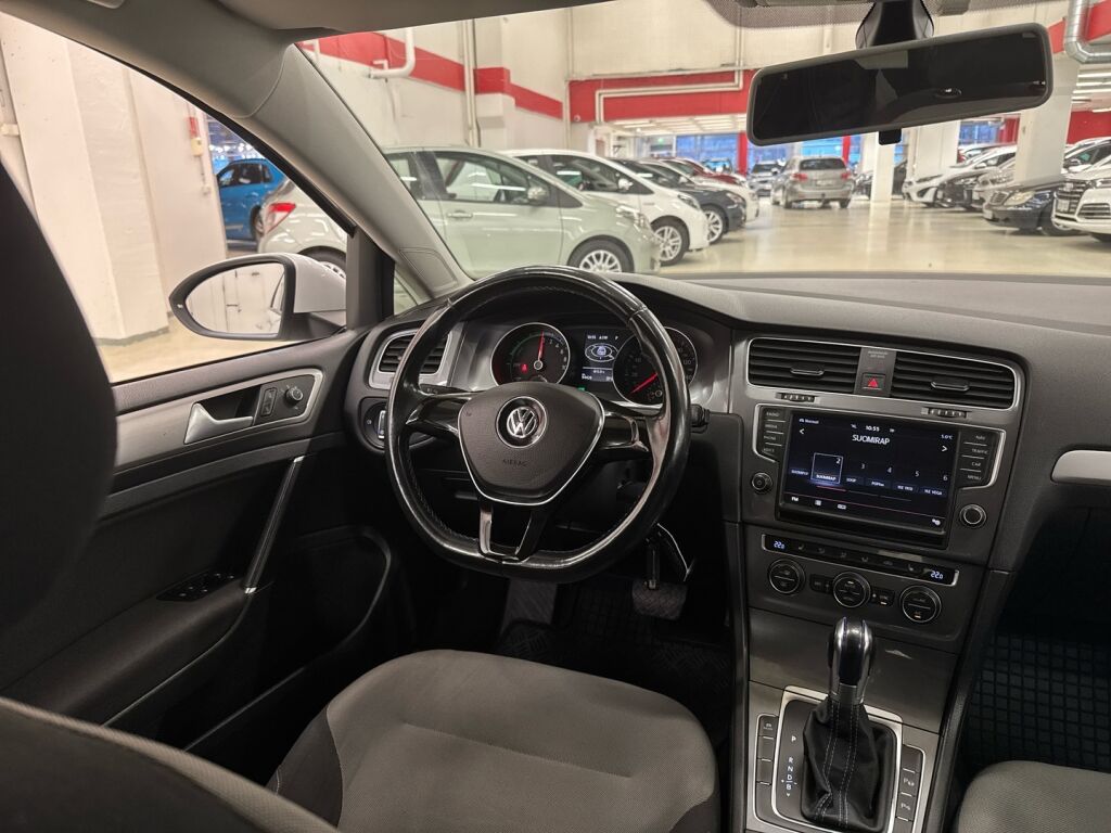 Volkswagen Golf 2015 Valkoinen