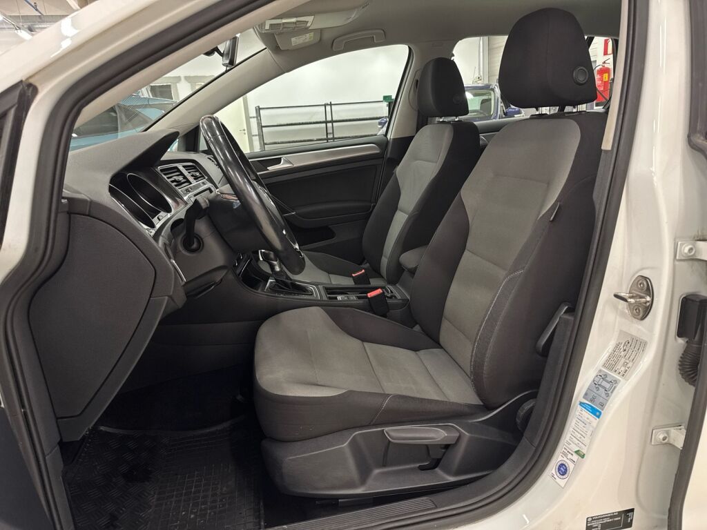 Volkswagen Golf 2015 Valkoinen