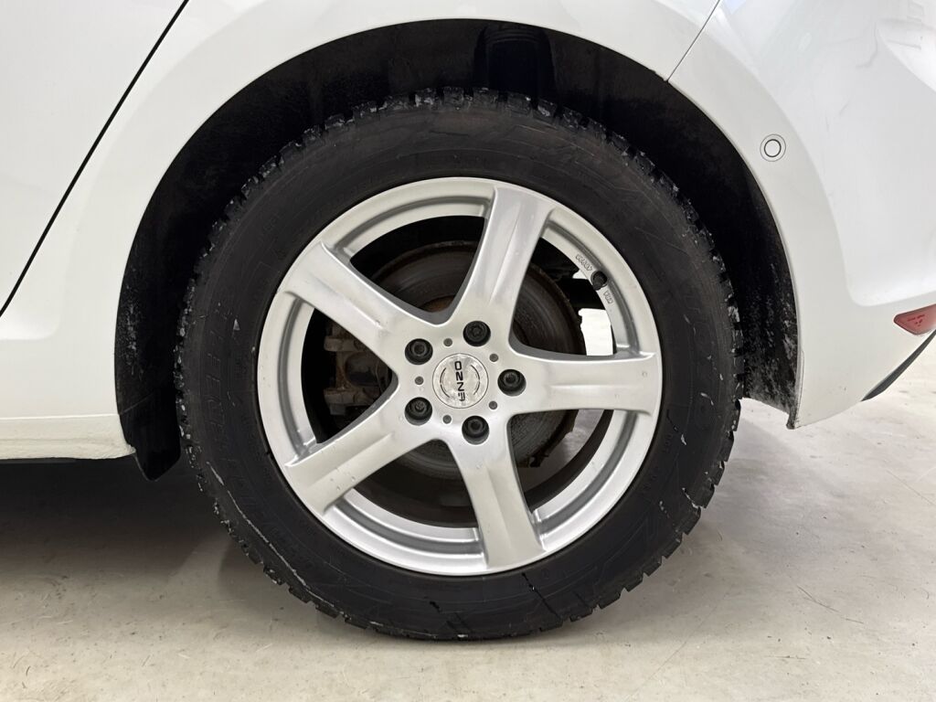 Volkswagen Golf 2015 Valkoinen