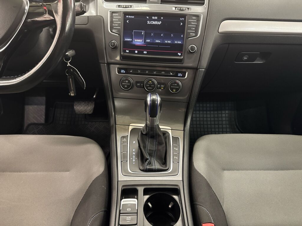 Volkswagen Golf 2015 Valkoinen