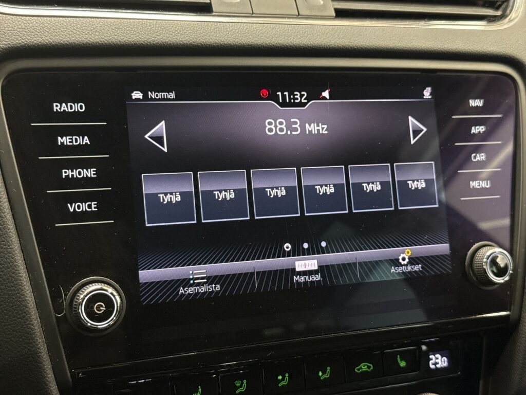 Skoda Octavia 2020 Musta