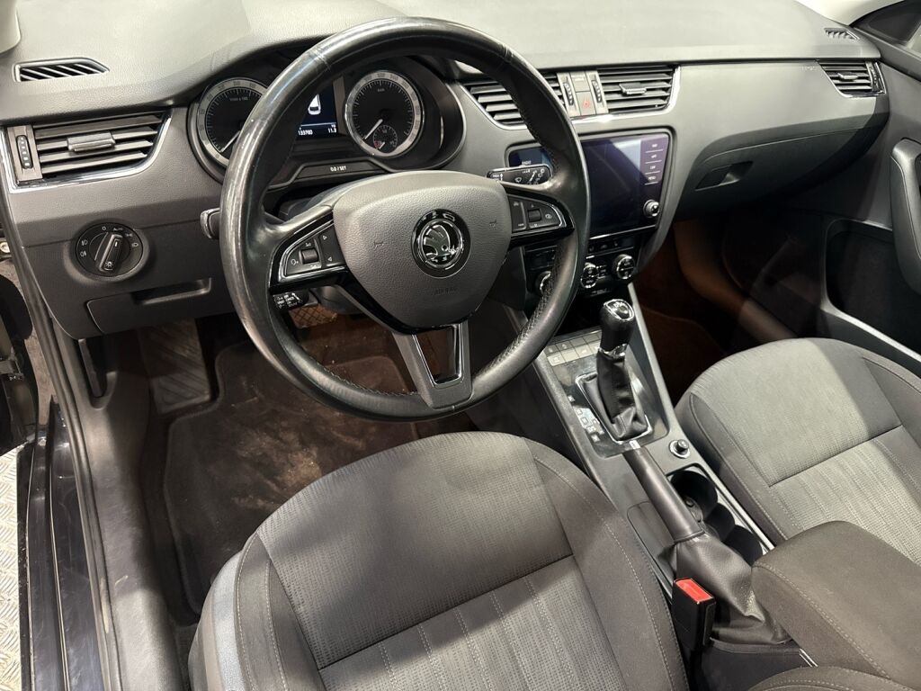 Skoda Octavia 2020 Musta