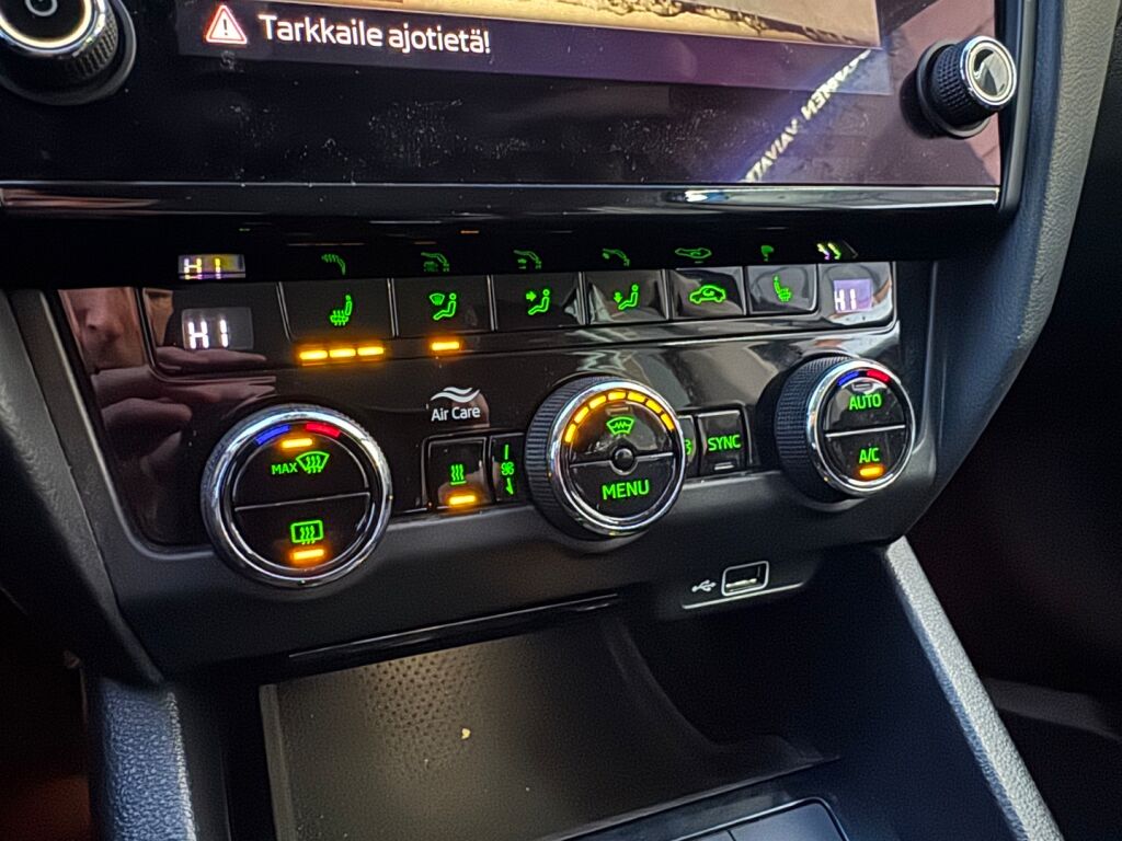 Skoda Octavia 2020 Musta