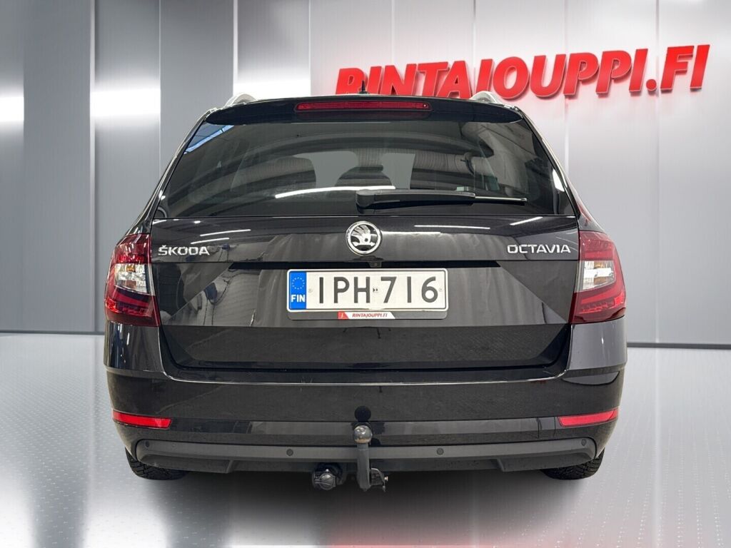 Skoda Octavia 2020 Musta