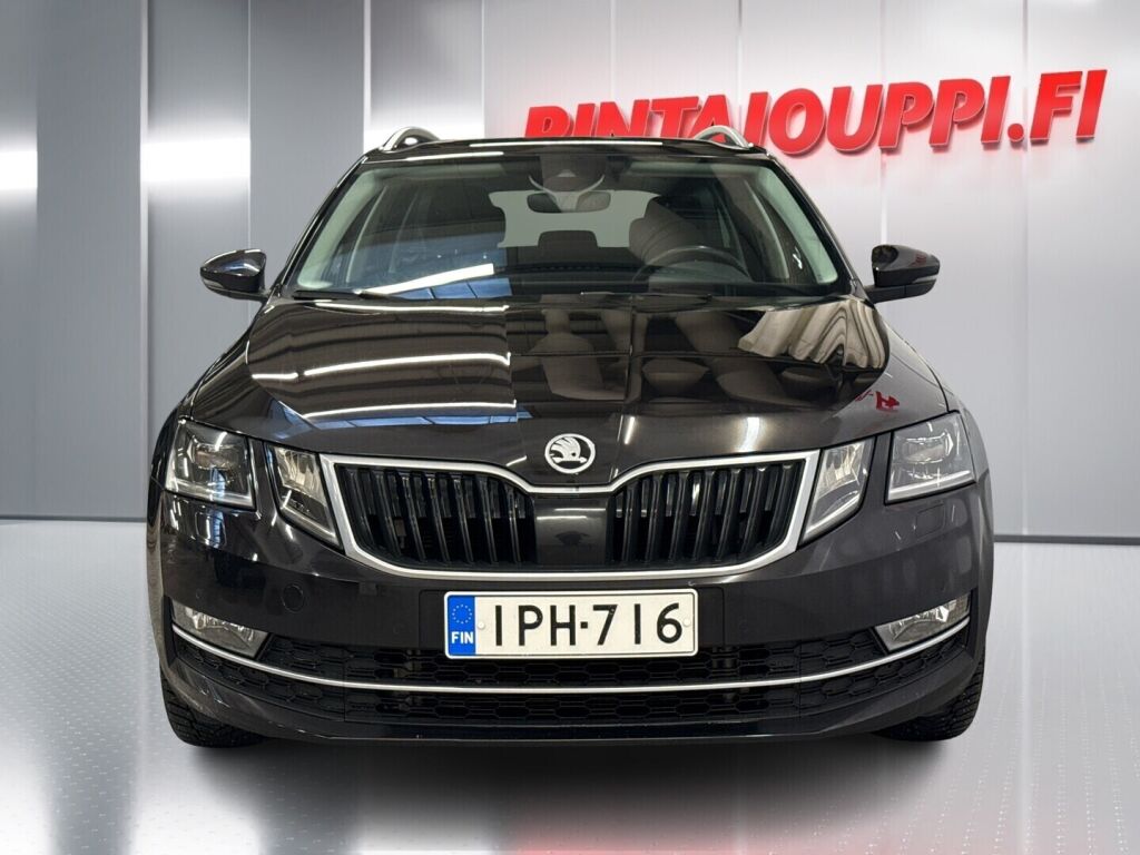 Skoda Octavia 2020 Musta