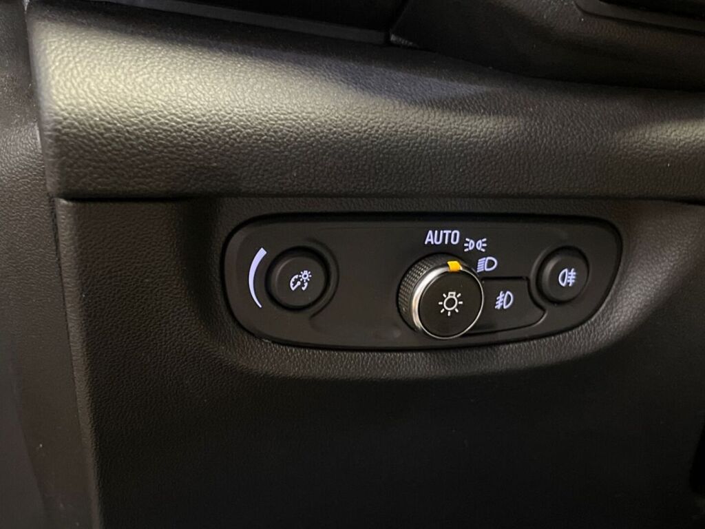 Opel Insignia 2020 Musta