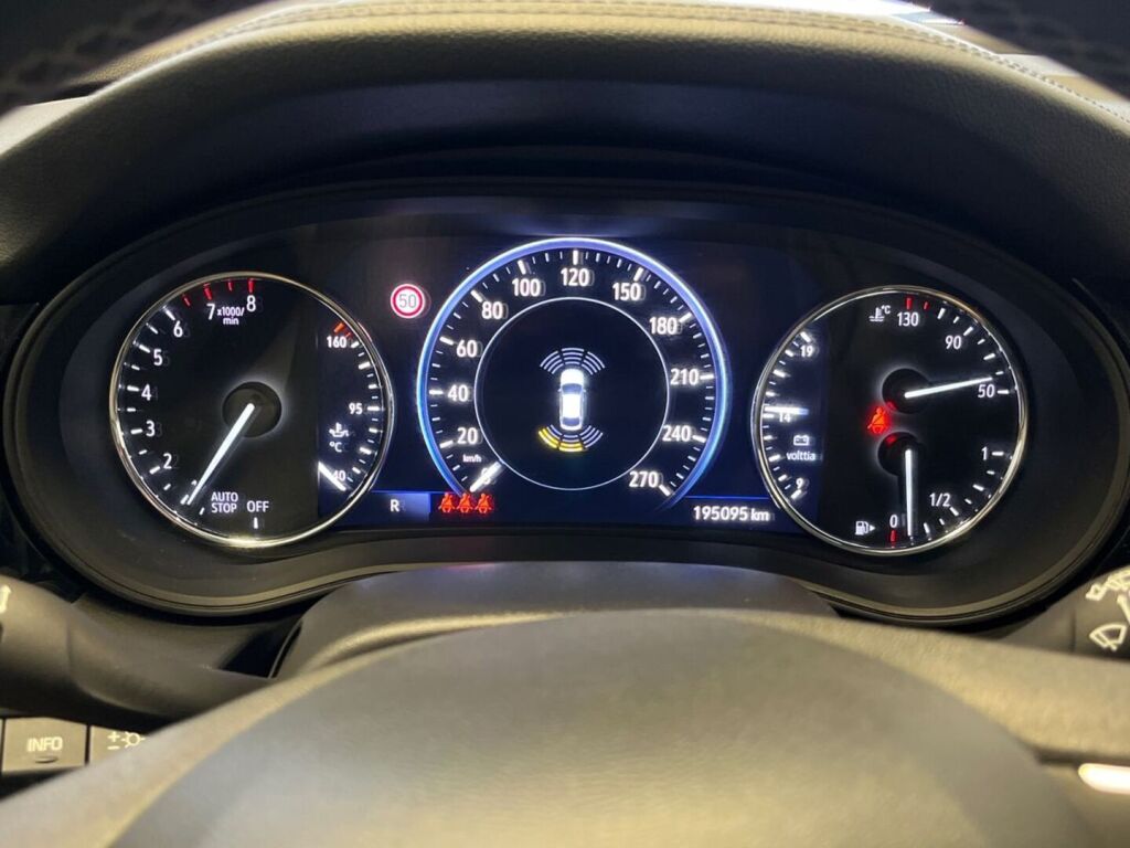 Opel Insignia 2020 Musta