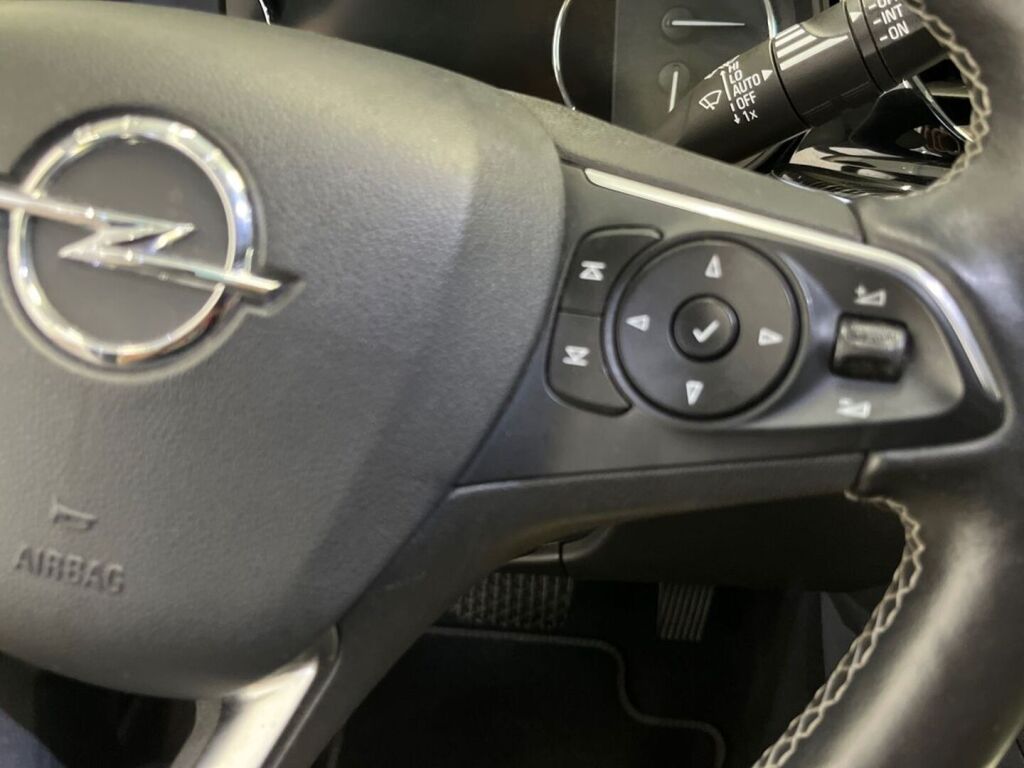 Opel Insignia 2020 Musta
