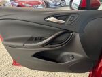 Opel Astra 2020 Punainen
