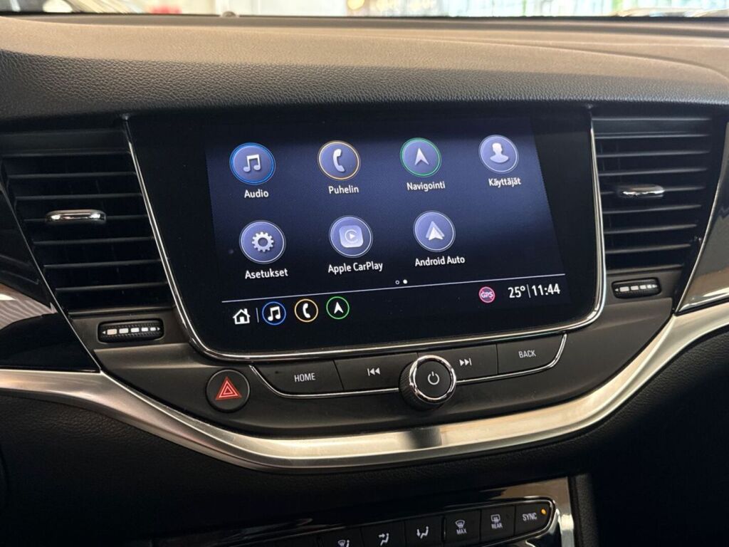 Opel Astra 2020 Punainen