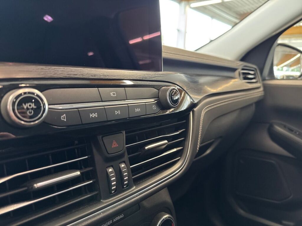 Ford Kuga 2022 Harmaa