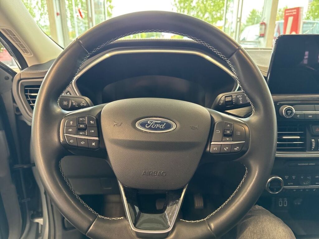 Ford Kuga 2022 Harmaa