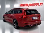 Volvo V60 2022 Punainen