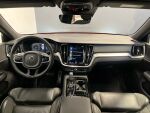 Volvo V60 2022 Punainen