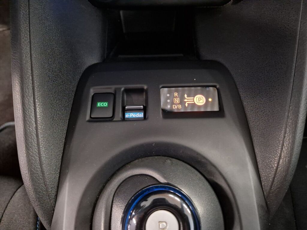 Nissan Leaf 2022 Valkoinen