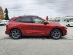 Ford Kuga 2022 Punainen