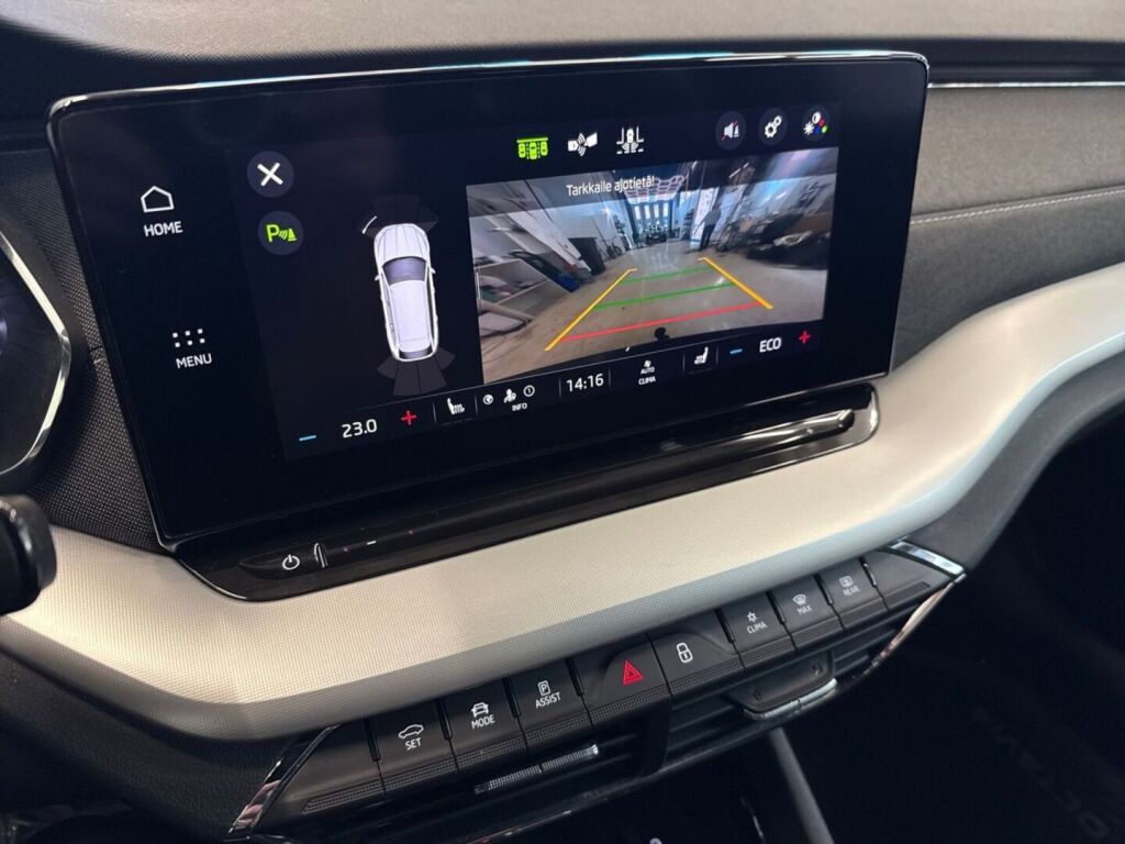 Skoda Octavia 2022 Musta