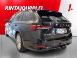 Skoda Octavia 2022 Musta