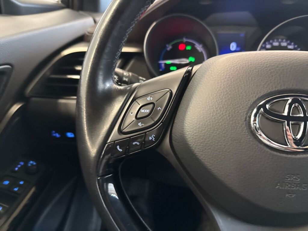 Toyota C-HR 2017 Harmaa
