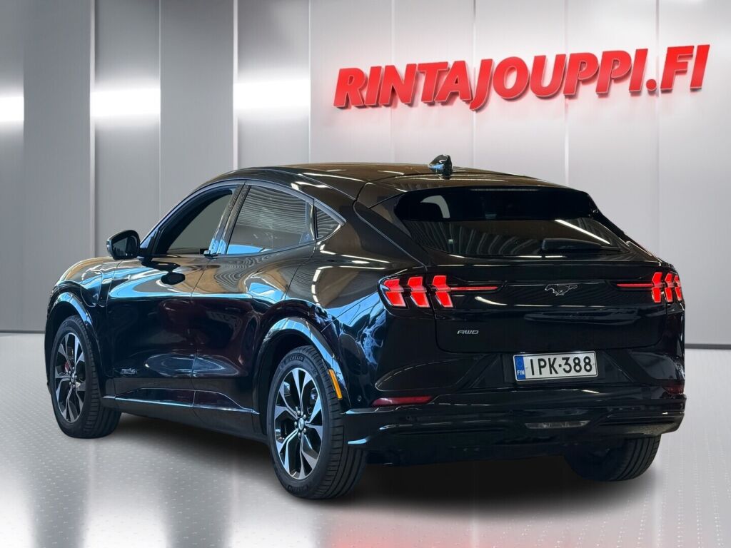 Ford Mustang Mach-E 2022 Musta