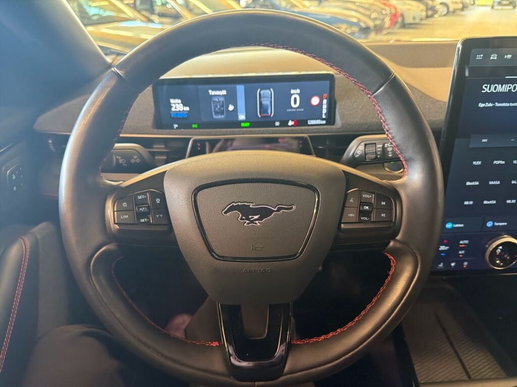 Ford Mustang Mach-E 2022 Musta