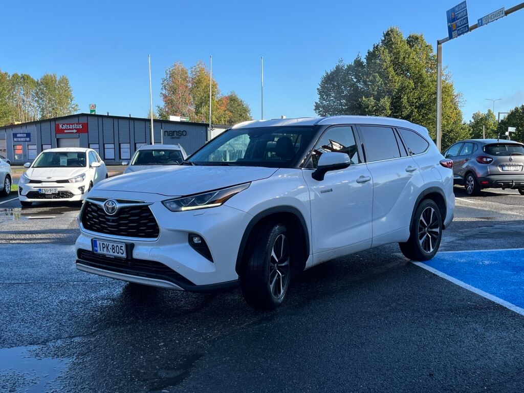 Toyota Highlander 2021 Valkoinen