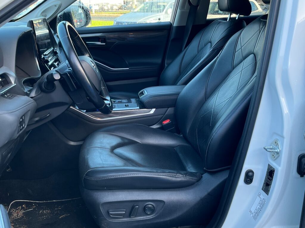 Toyota Highlander 2021 Valkoinen