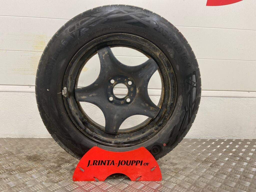 Dacia Sandero 2022 Oranssi