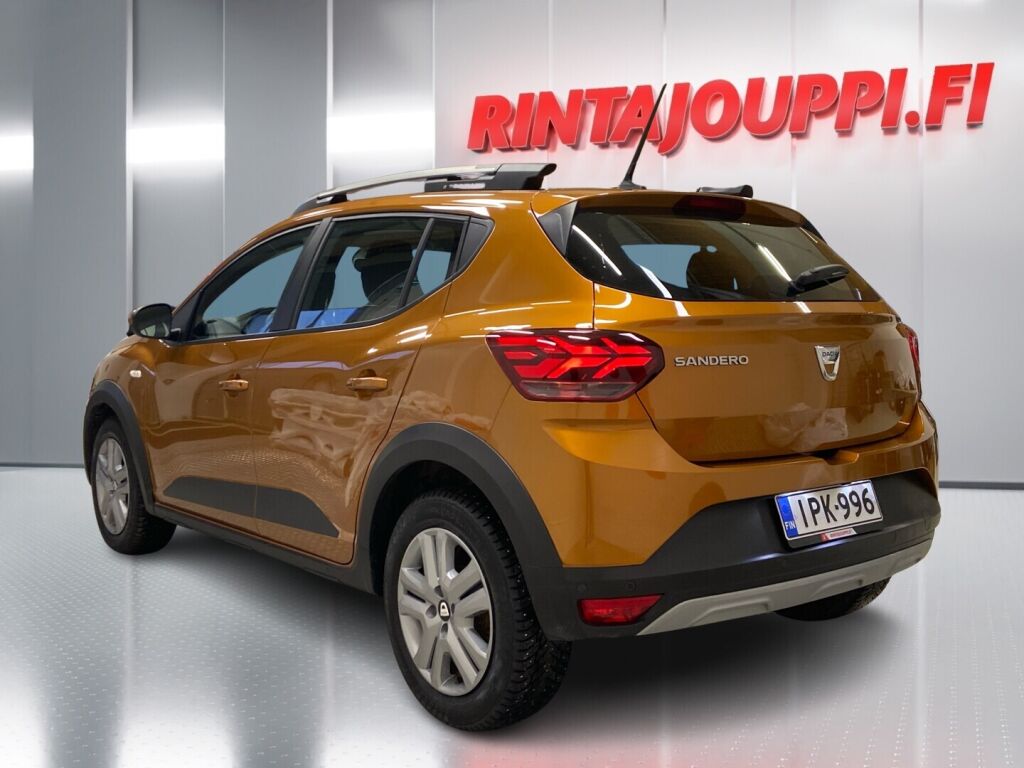 Dacia Sandero 2022 Oranssi