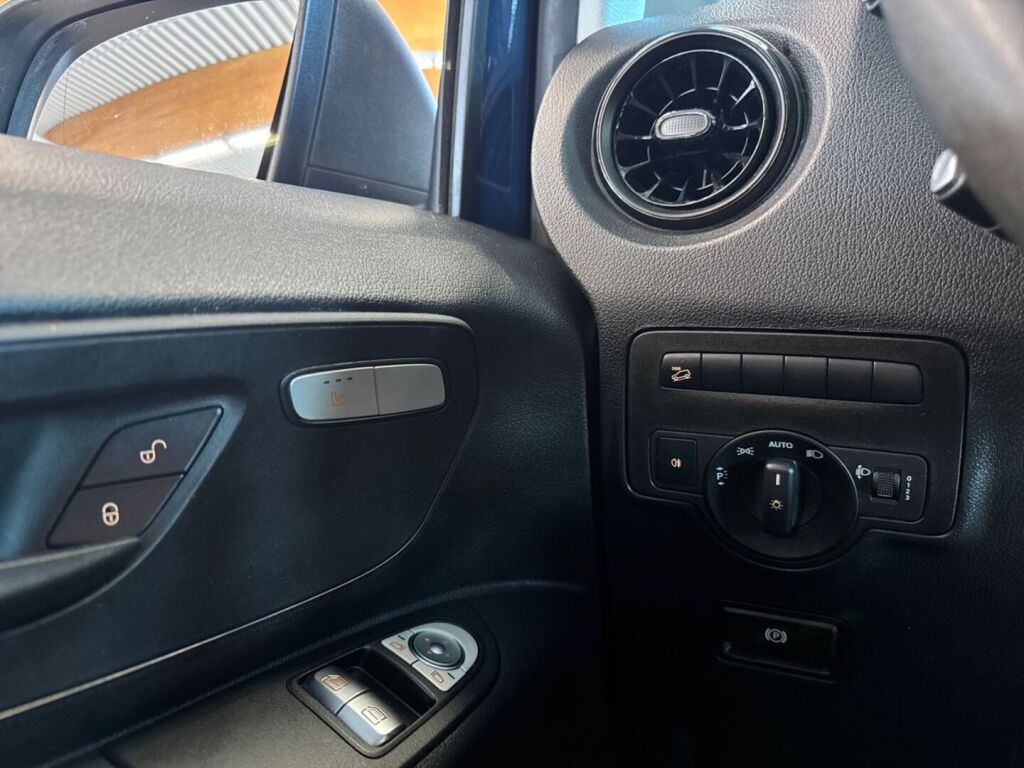 Mercedes-Benz Vito 2022 Sininen