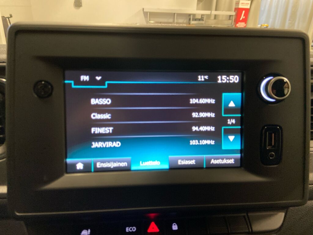 Renault Master 2022 Musta