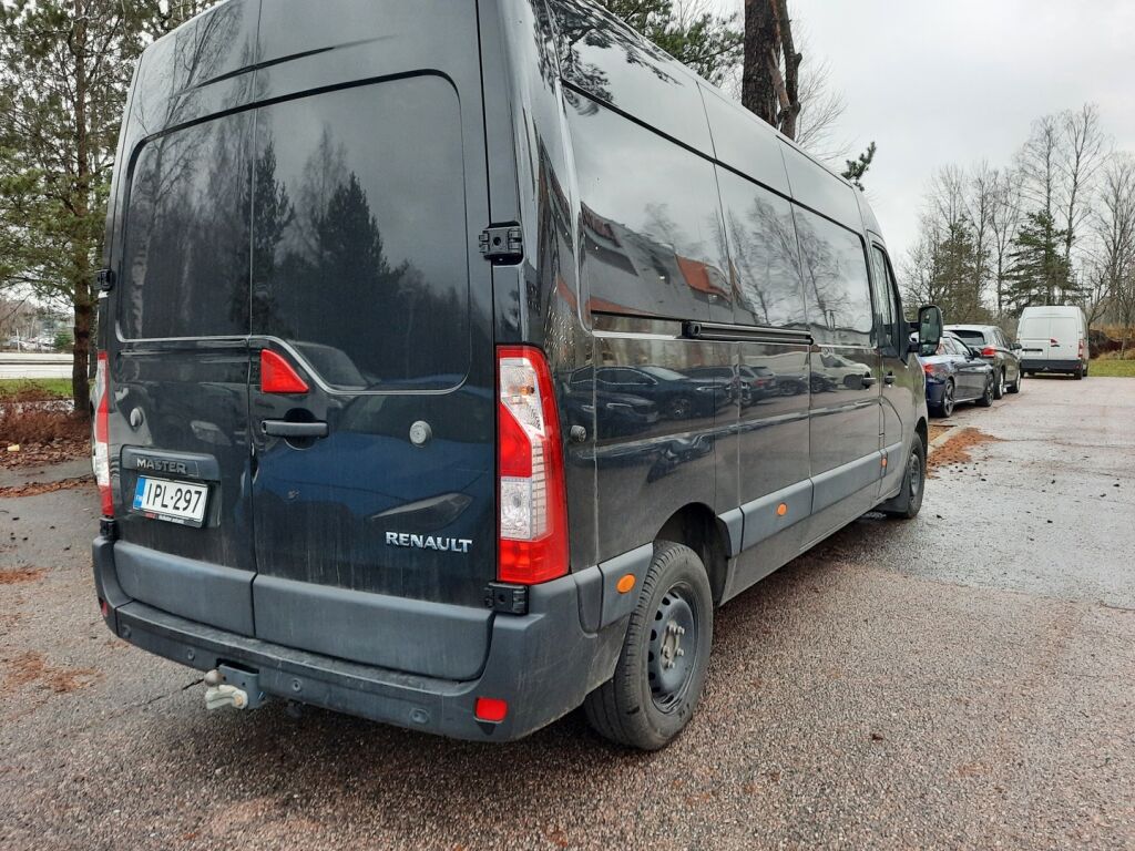 Renault Master 2022 Musta