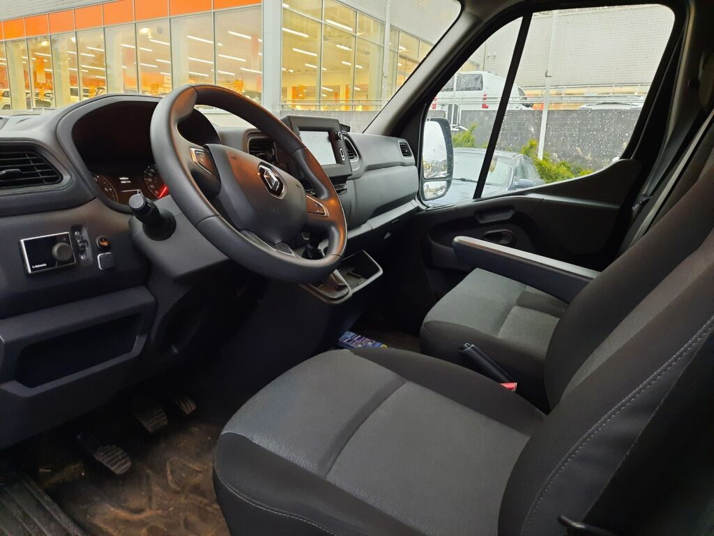 Renault Master 2022 Musta
