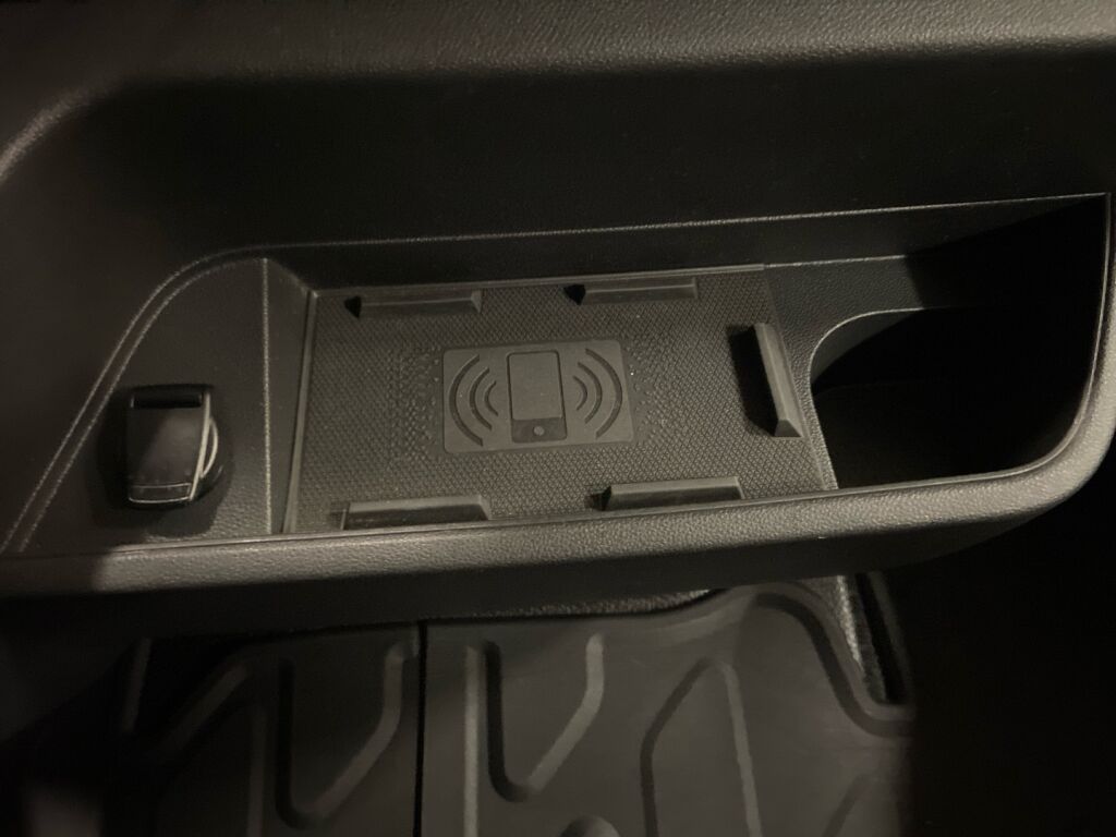 Renault Master 2022 Musta