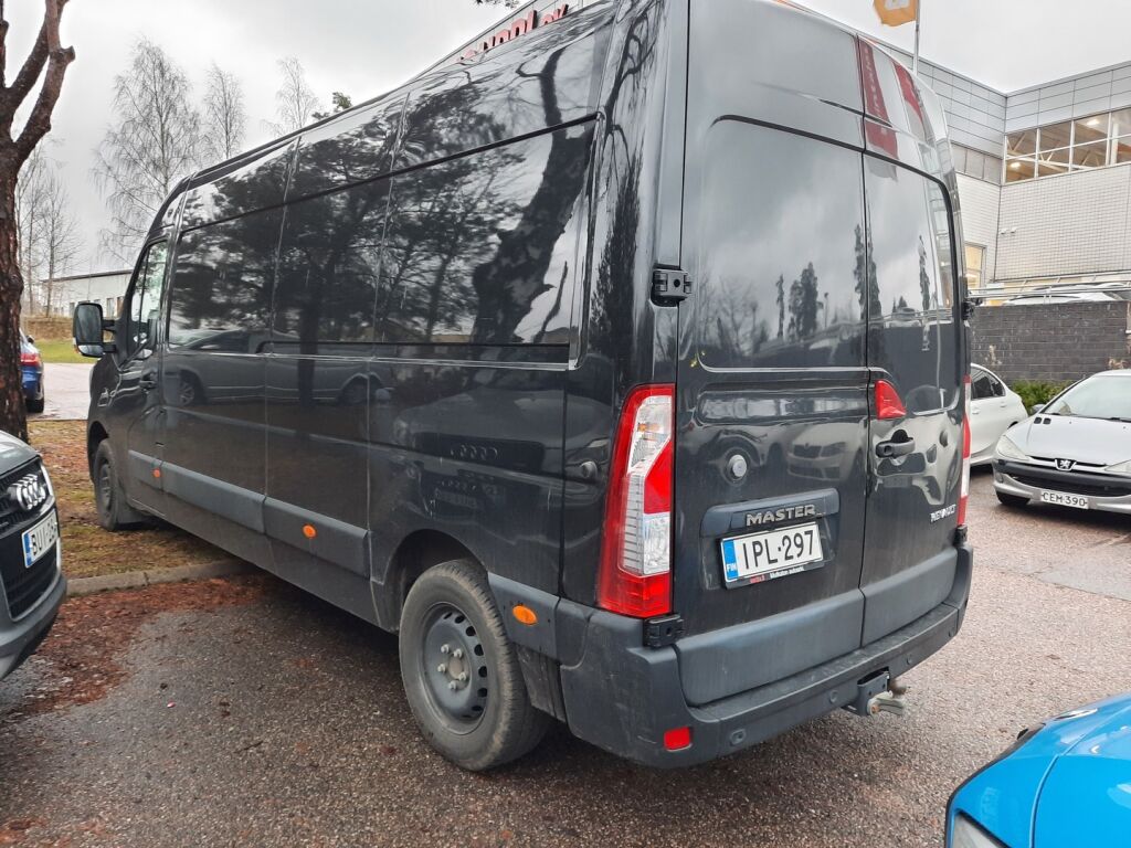 Renault Master 2022 Musta