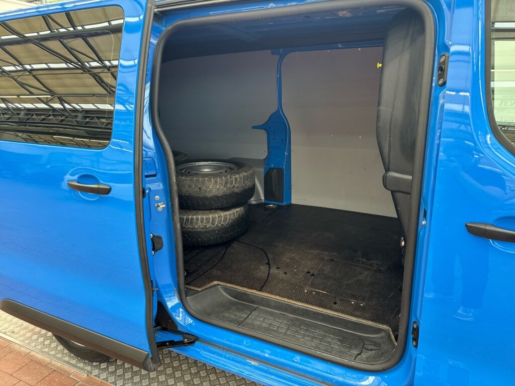 Opel Vivaro 2022 Sininen