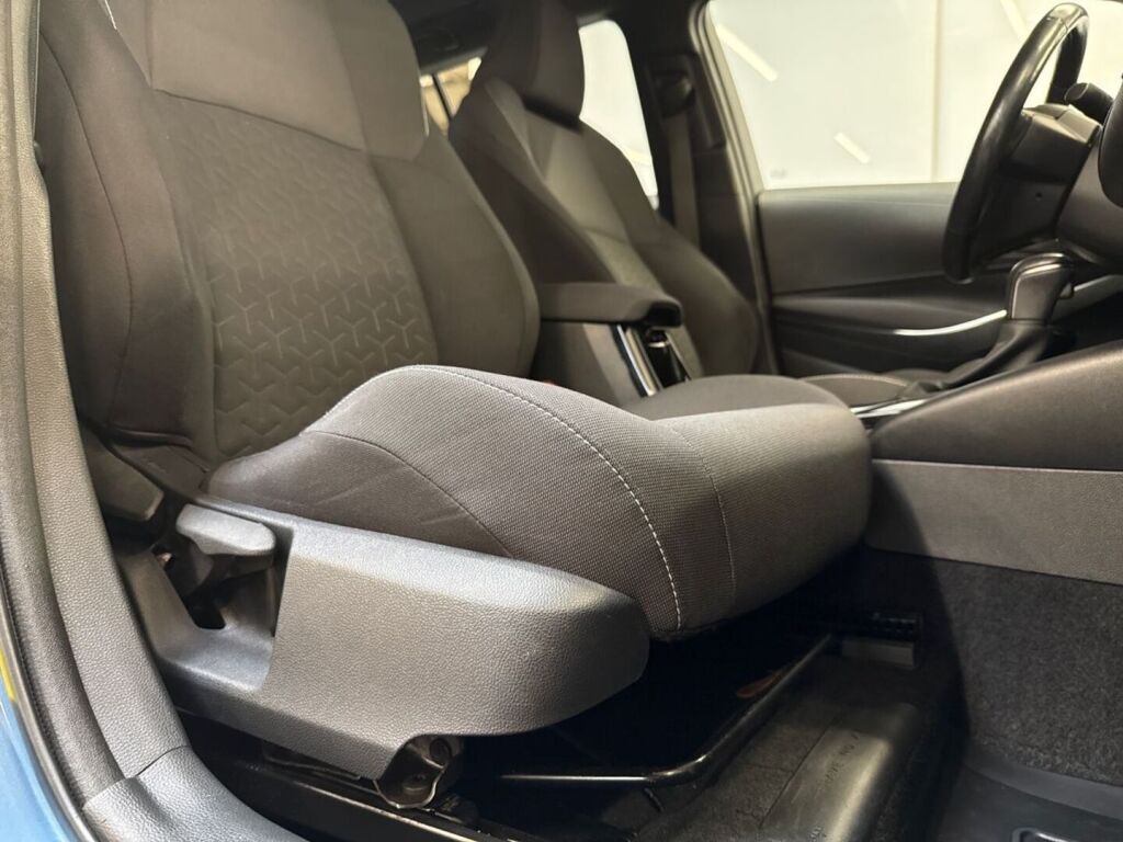 Toyota Corolla 2022 Sininen