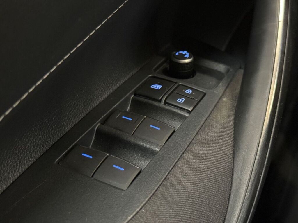 Toyota Corolla 2022 Sininen