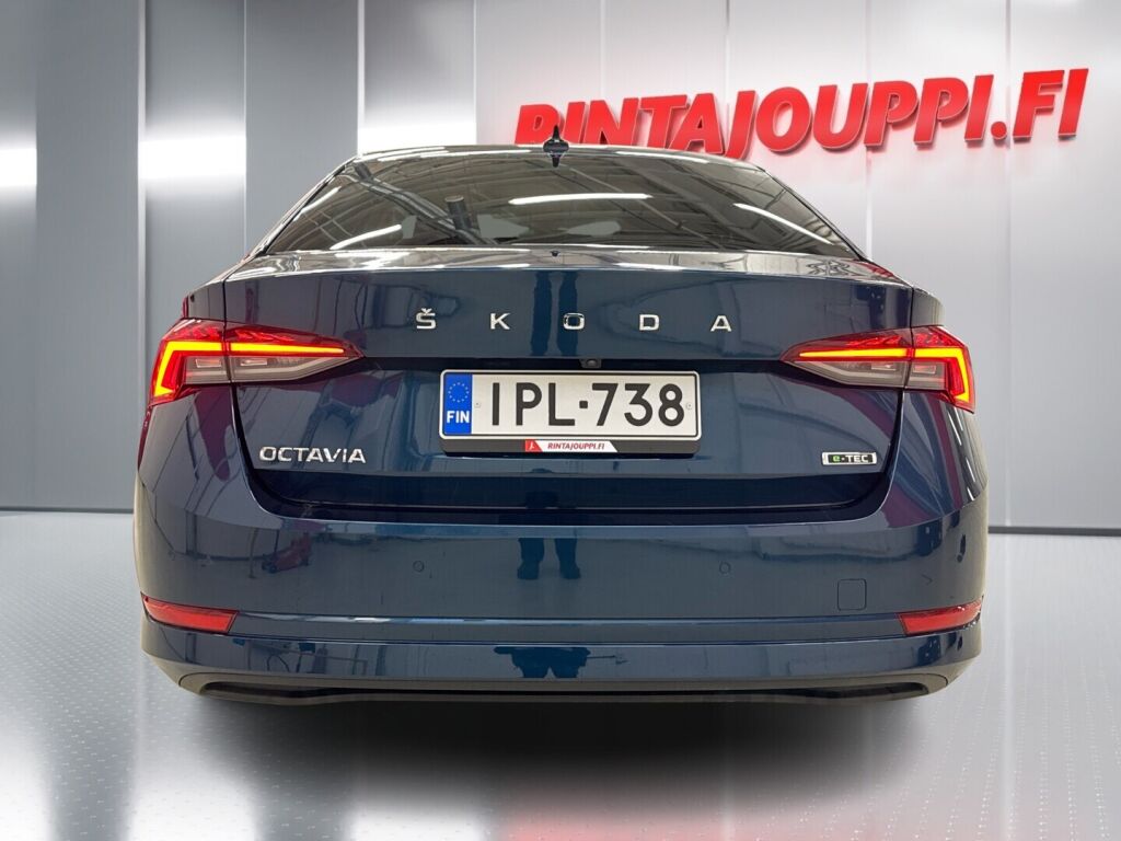 Skoda Octavia 2022 Sininen
