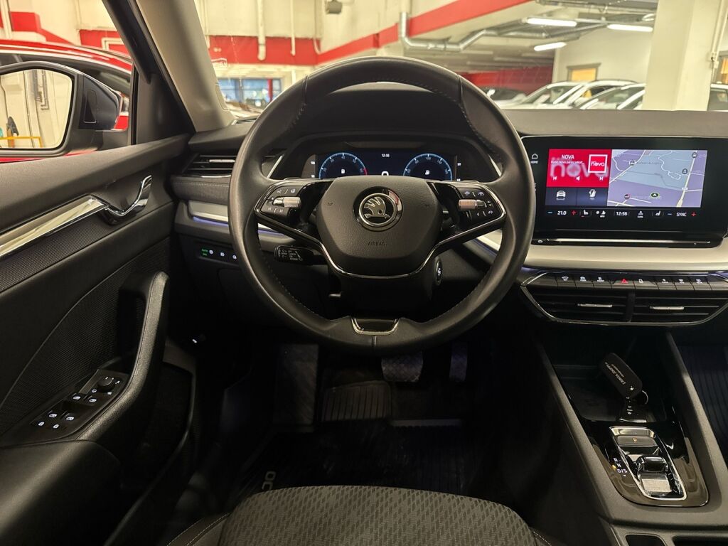 Skoda Octavia 2022 Sininen