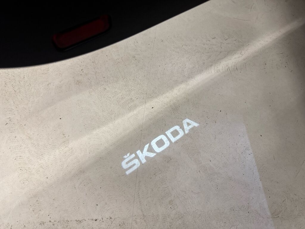 Skoda Octavia 2022 Sininen