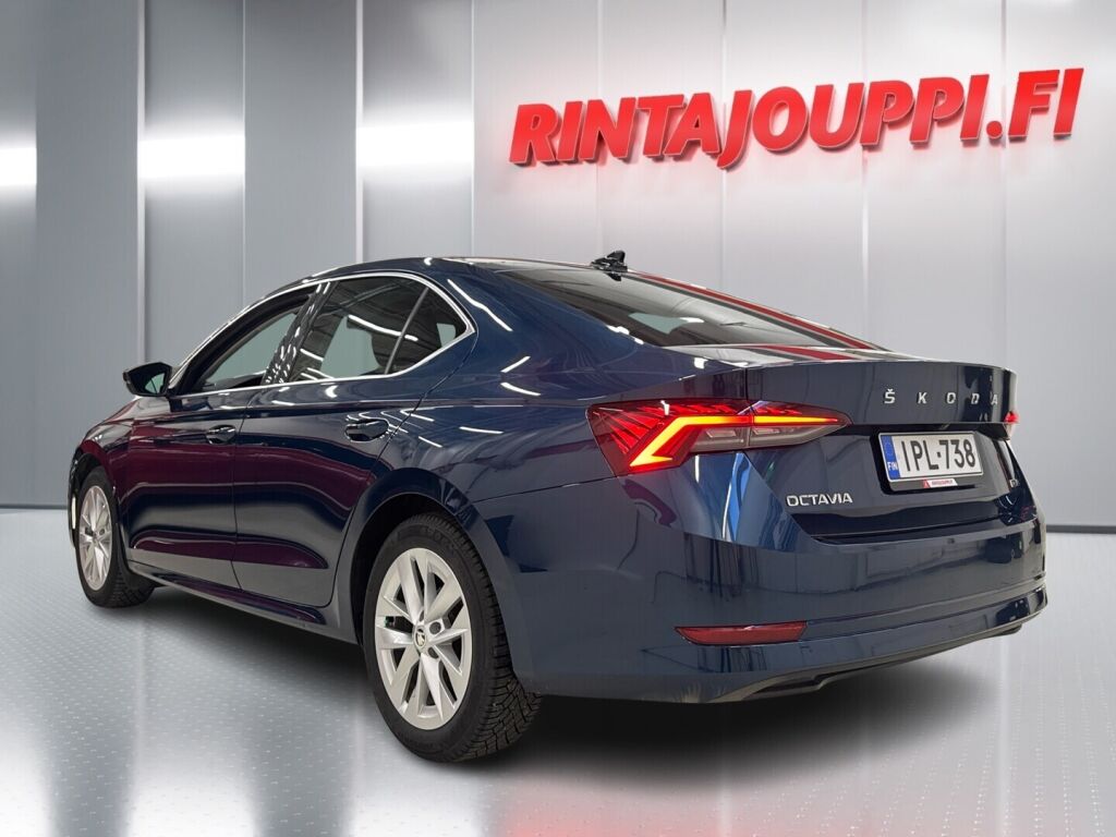 Skoda Octavia 2022 Sininen