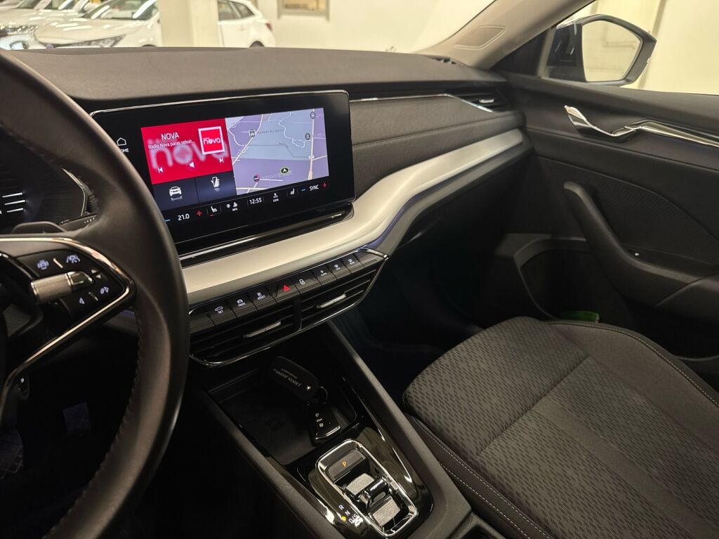 Skoda Octavia 2022 Sininen