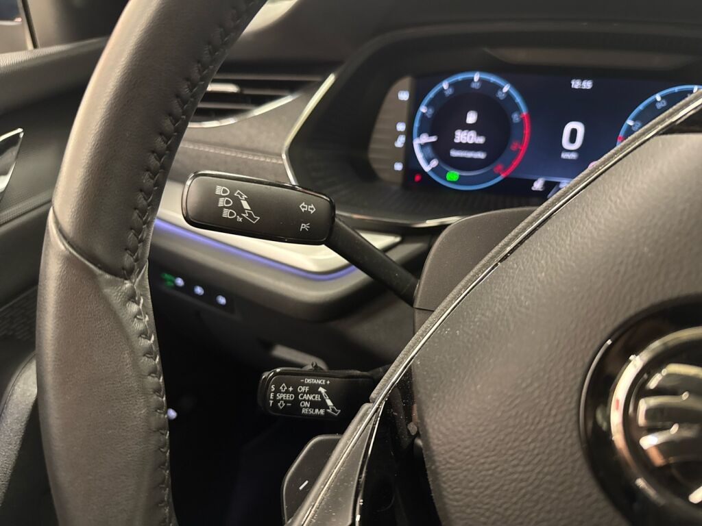 Skoda Octavia 2022 Sininen