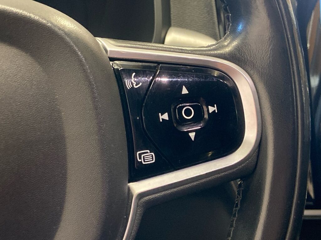 Volvo V90 2017 Musta