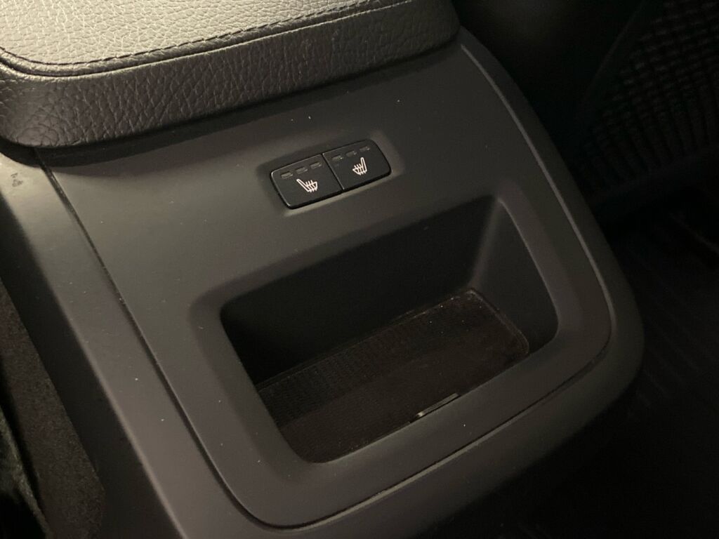 Volvo V90 2017 Musta