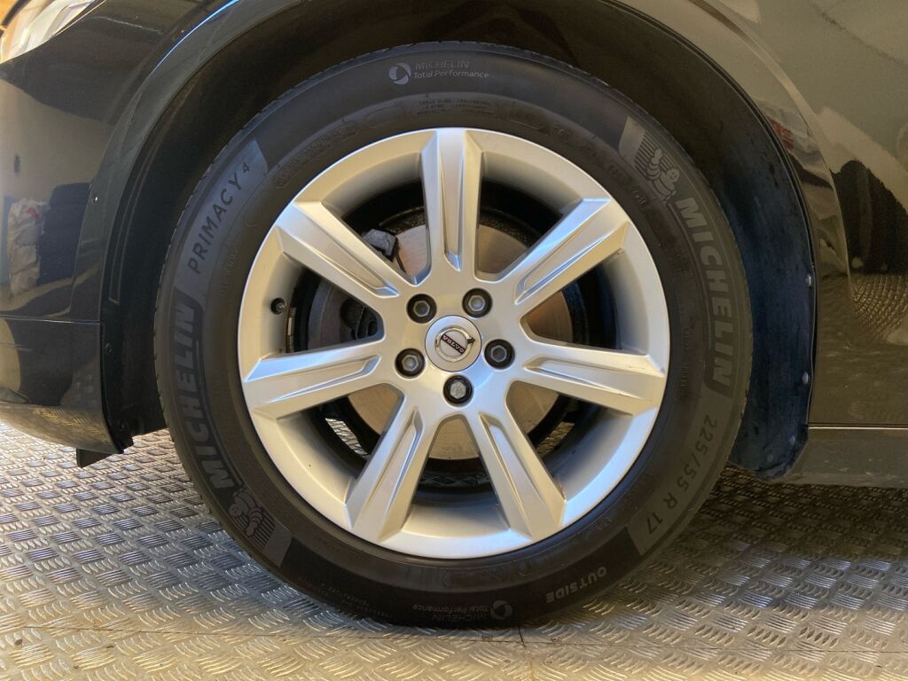 Volvo V90 2017 Musta