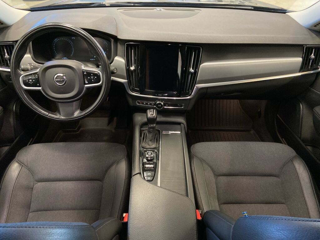Volvo V90 2017 Musta